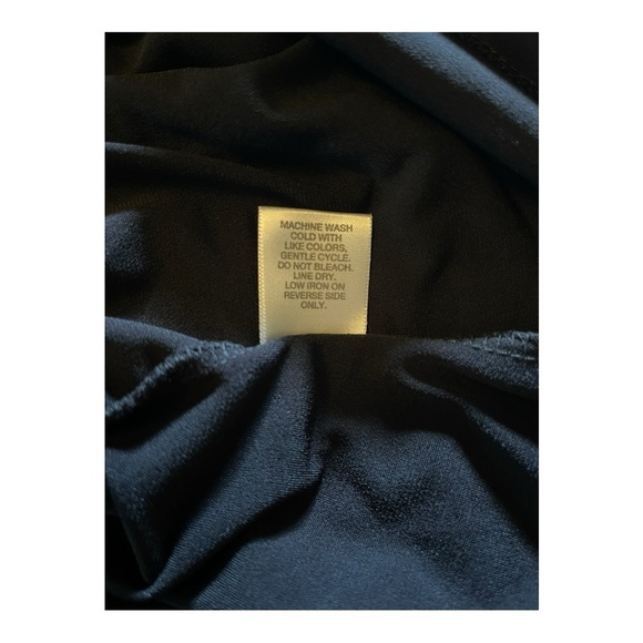 Dressbarn NWT Black Blouse With Asymmetric Hem. Adorable and flattering top!! - Picture 8 of 8